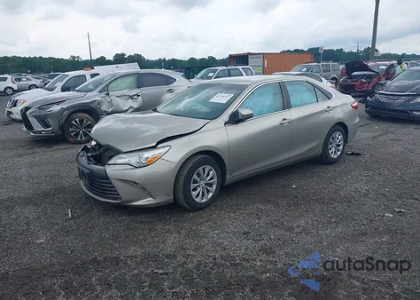 2016 Toyota Camry Le z USA, uszkodzony, nr VIN 4T4BF1FK9GR528887